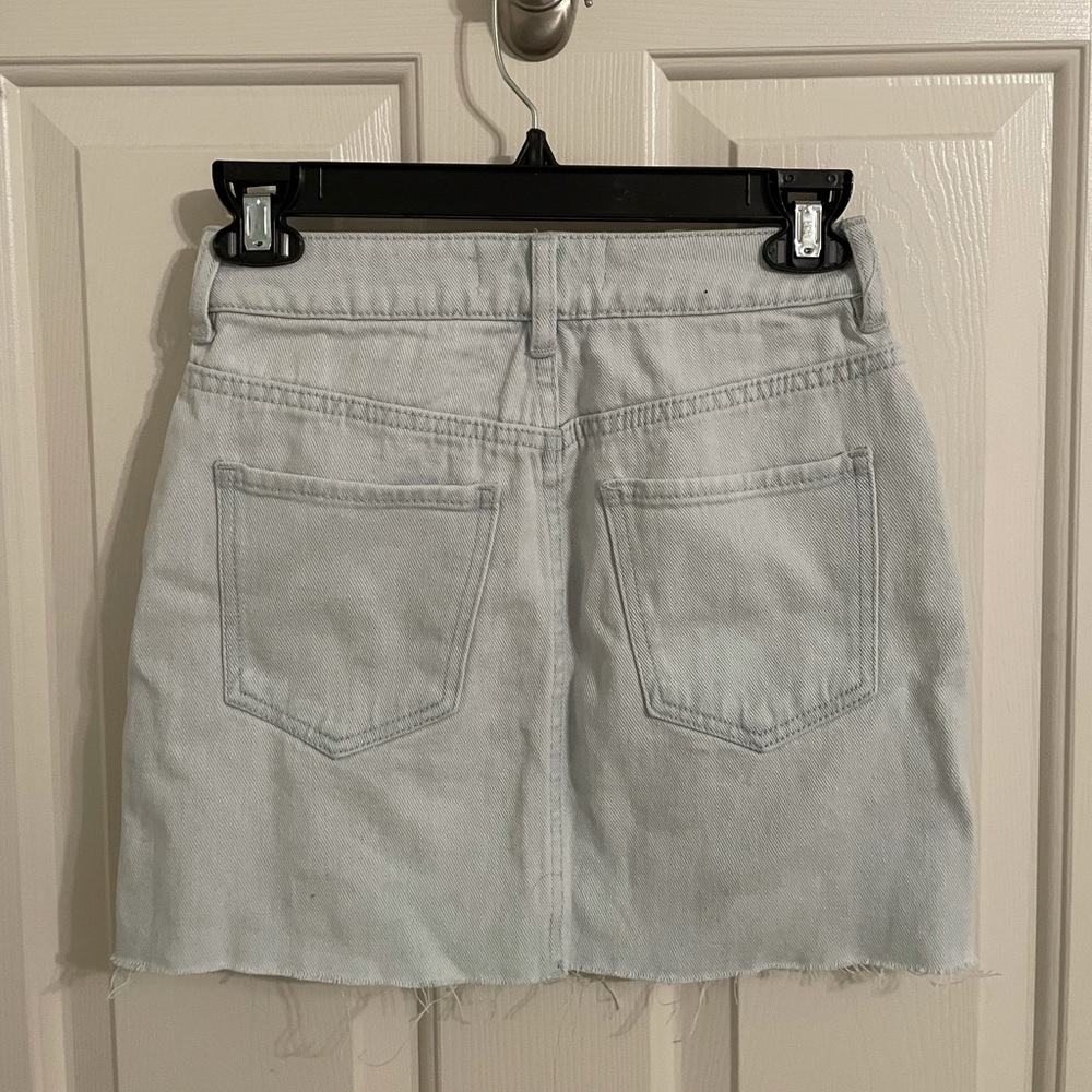 PacSun jean skirt size 23 (00). Light blue and is brand new with tags. - Picture 2 of 4